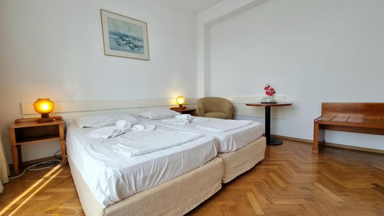 Astoria Hotel